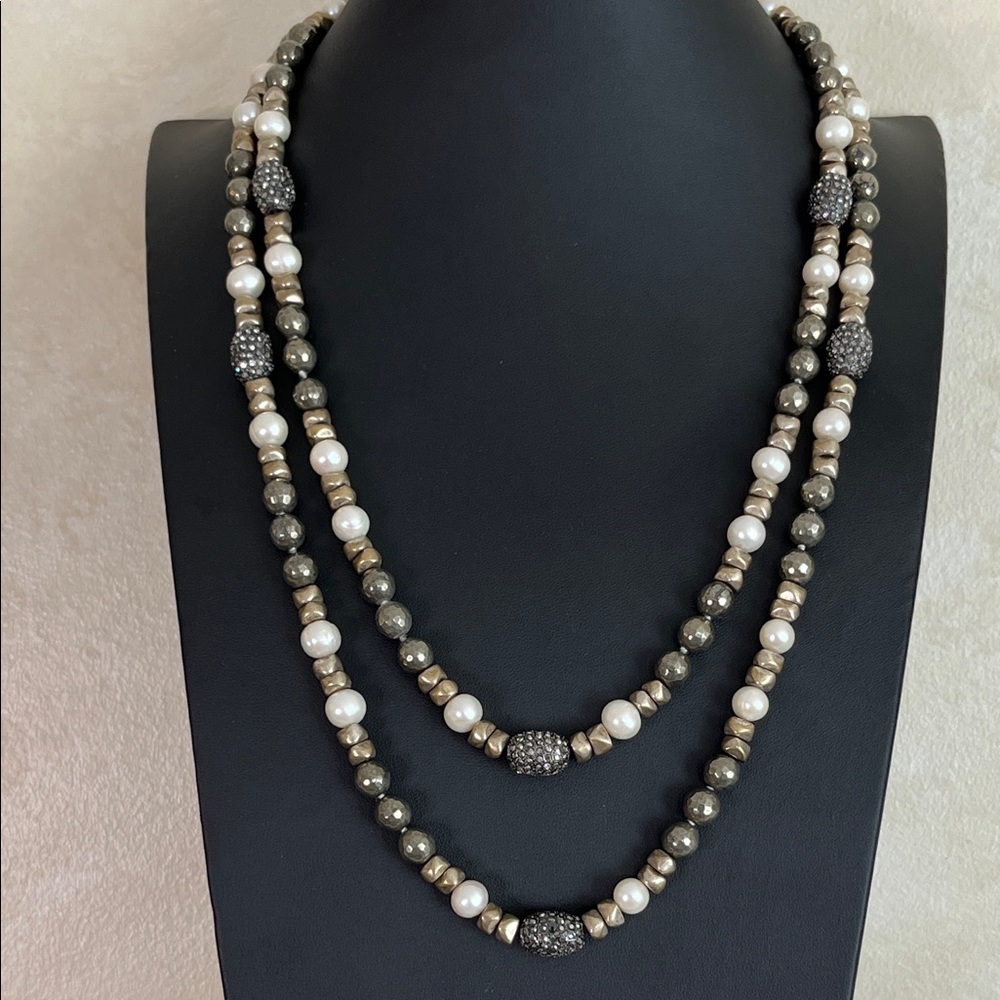 Beautiful Hipchik Couture long beaded necklace pearls, gun metal and brass tones